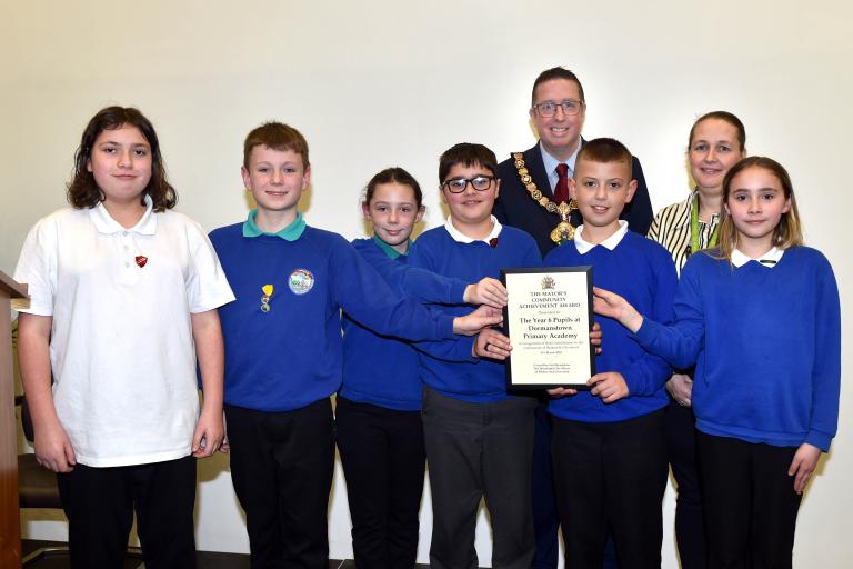 The Year 6 Pupils at Dormanstown Primary Academy with The Mayor of Redcar and Cleveland