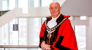 Image of Stuart Smith, the new mayor of Redcar and Cleveland in ceremonial clothing